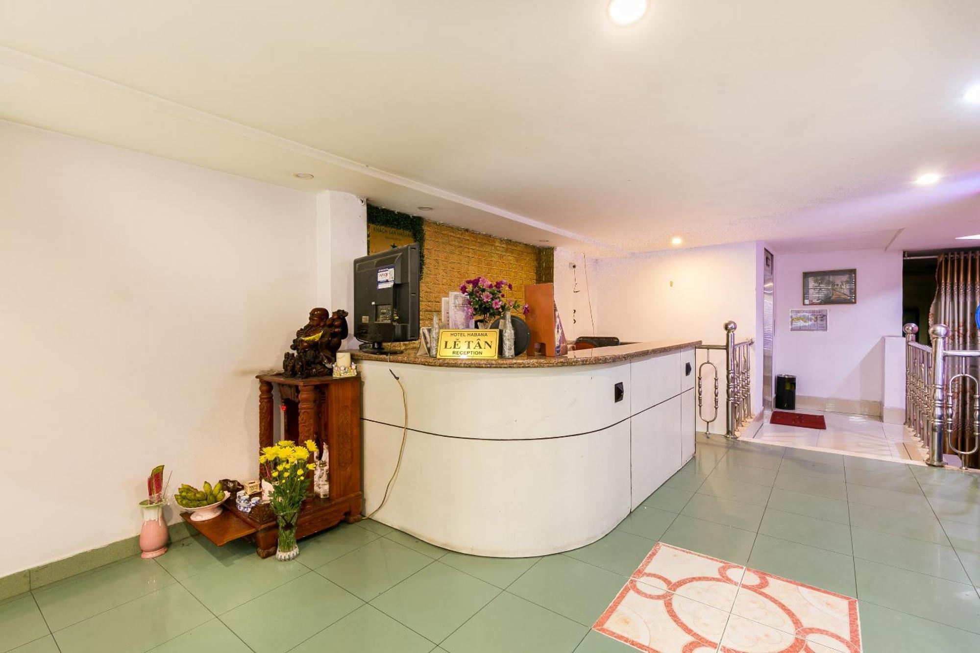 Oyo 373 Habana Hotel Хошимин Экстерьер фото